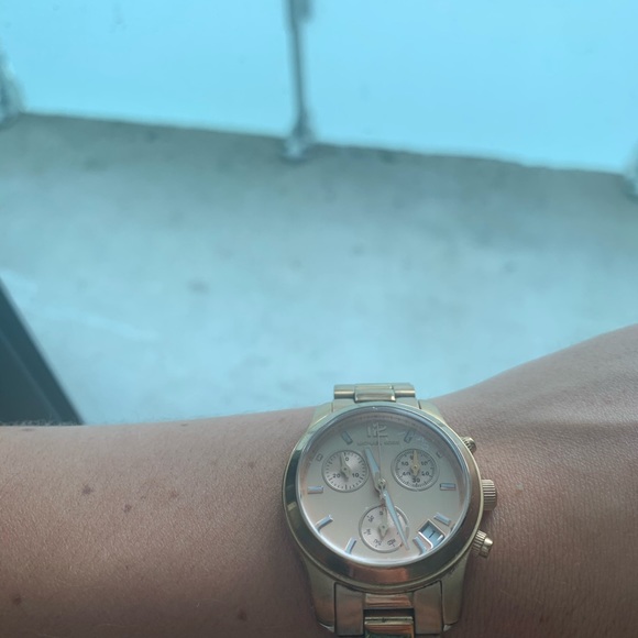 Micheal kors rose gold watch! - Picture 3 of 3